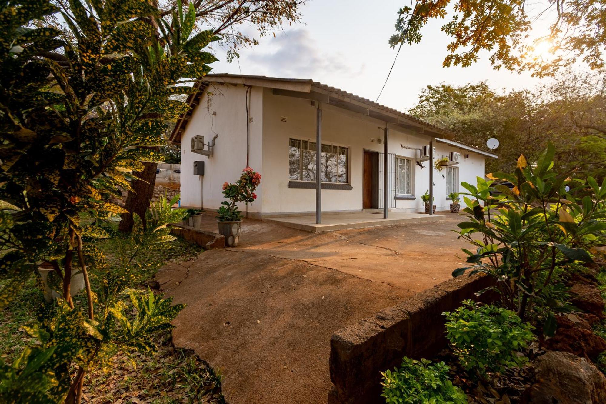 Wood Road Guest Lodge Καταρράκτες Βικτωρίας Εξωτερικό φωτογραφία